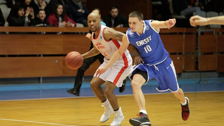 «Енисей» обыграл «Академик» в Кубке Европы FIBA