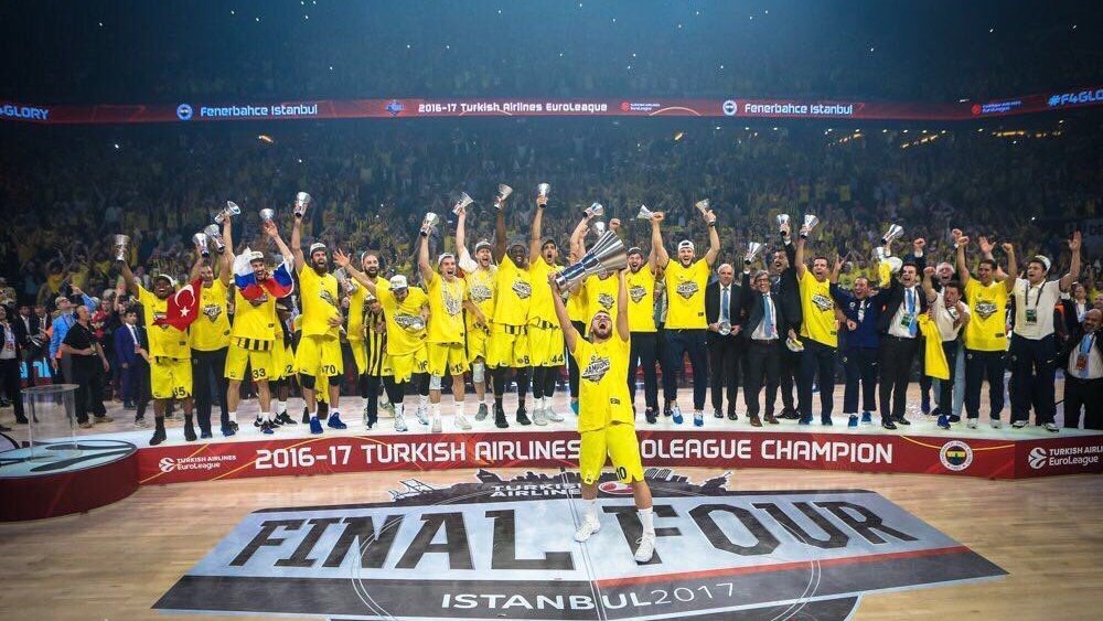 Баскетболисты «Фенербахче» — победители Евролиги сезона-2016/17