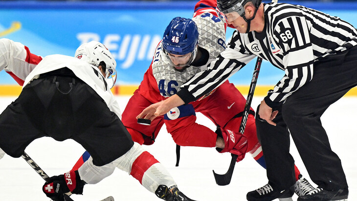 Швейцарцы обыграли Чехию на хоккейном турнире в Пекине