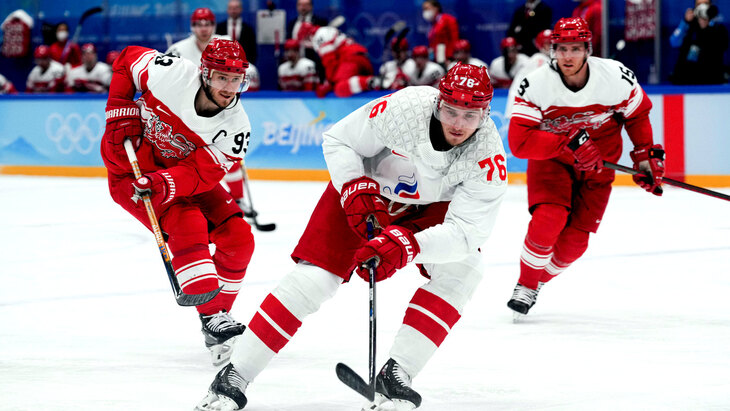 Российские хоккеисты продолжат борьбу за медали