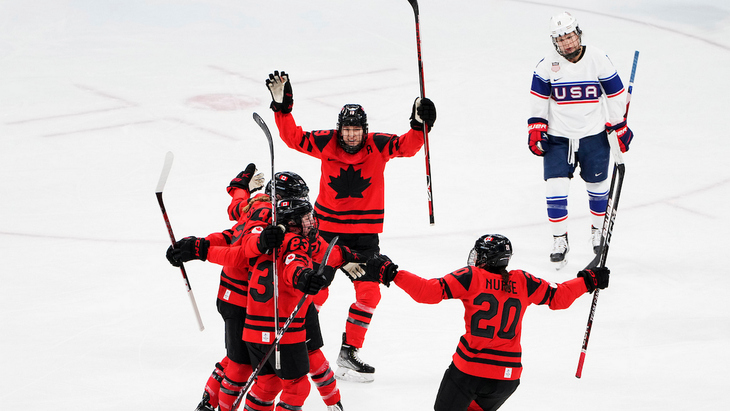 Сборная Канады в пятый раз в истории выиграла золото в женском хоккейном турнире на Олимпиаде