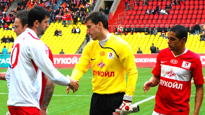 Сослан Джанаев (в центре) в составе «Спартака» в 2010 году