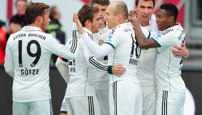 «Бавария» и «Дортмунд» добыли уверенные победы
