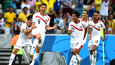 Оскар Дуарте и сборная Коста-Рики празднуют гол