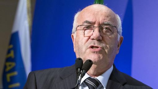 Глава FIGC Карло Тавеккио