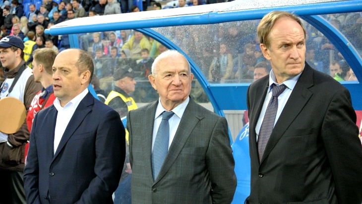 Руководство российского футбола заботится не о сборной