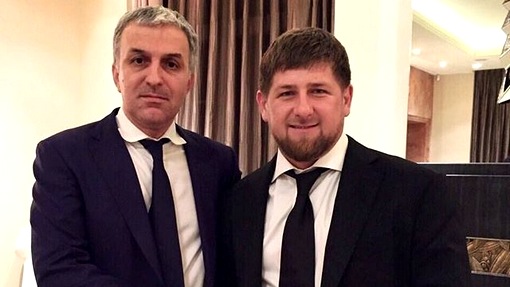 Ахмед Айдамиров (слева)