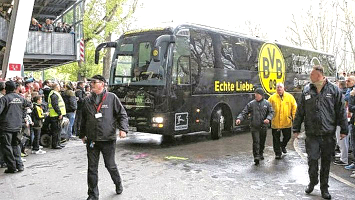 Автобус «Боруссии» после взрыва
