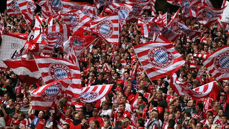 Перед матчем «Баварии» и ПСЖ фанаты устроили массовую драку в Мюнхене