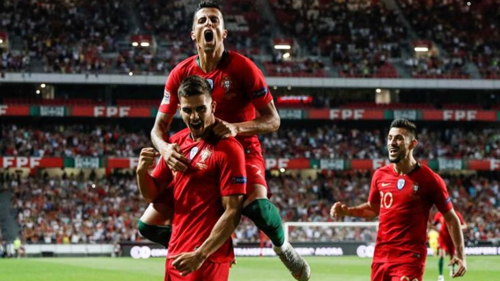 Португалия справилась с Италией без Роналду
