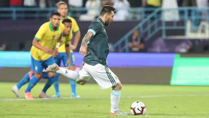 Благодаря голу Месси Аргентина одолела Бразилию