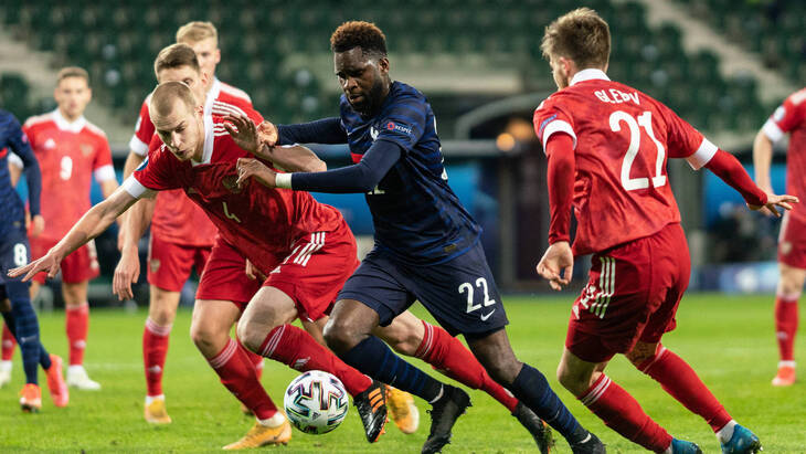 Российская «молодежка» по-прежнему сохраняет шансы на выход в плей-офф чемпионата Европы