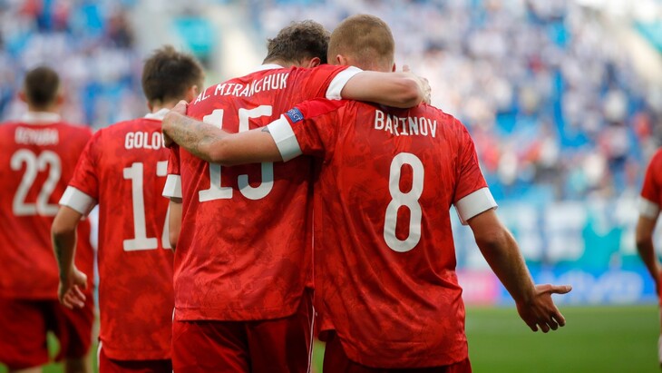 Футболисты сборной России