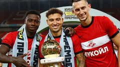 Игроки «Спартака» с первым трофеем