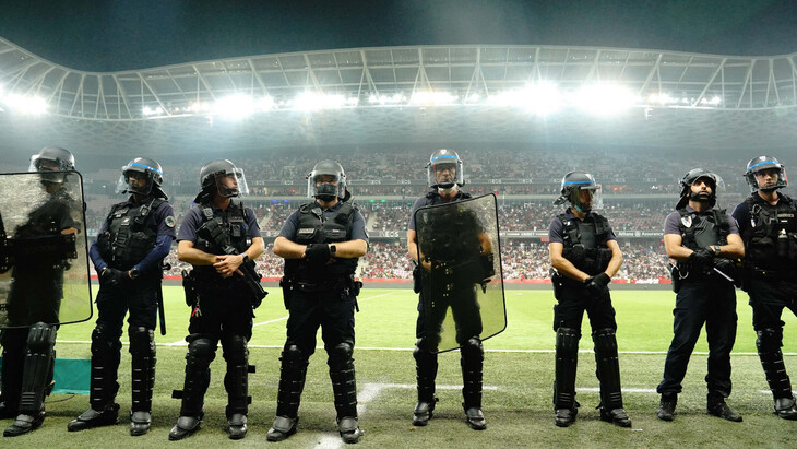 Полиция на матче «Ницца» — «Марсель»