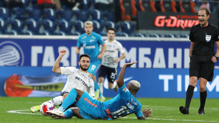 «Крылья» в матче с «Зенитом» пропустили второй гол после спорного пенальти
