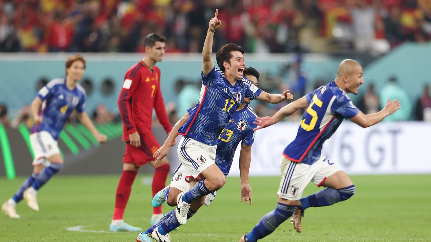 Сборная Японии обыграла Испанию и вместе с ней вышла в плей-офф ЧМ-2022
