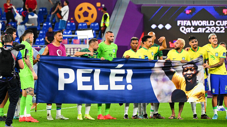 Сборная Бразилии поддерживала Пеле на ЧМ-2022