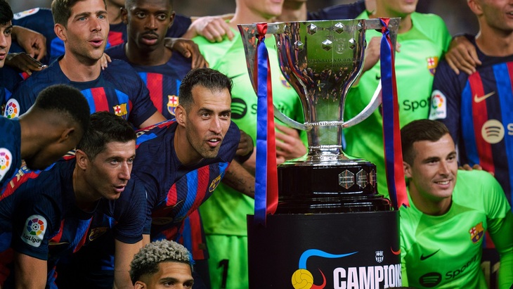 «Барселона» вернула себе титул