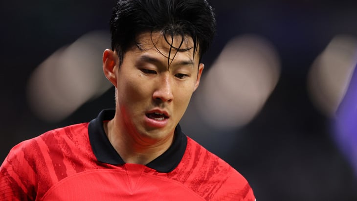 Гол Сон Хын Мина в дополнительное время помог Южной Кореи победить Австралию в четвертьфинале Кубка Азии