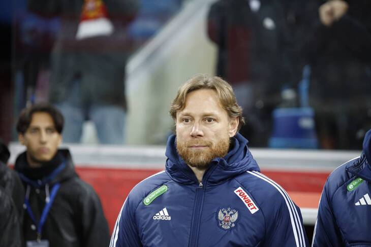главный тренер сборной России Валерий Карпин