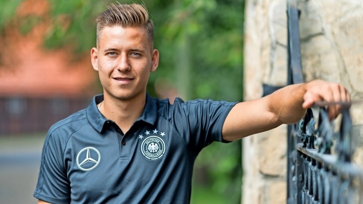 Защитник сборной Германии перейдет из «Штутгарта» в «Боруссию»