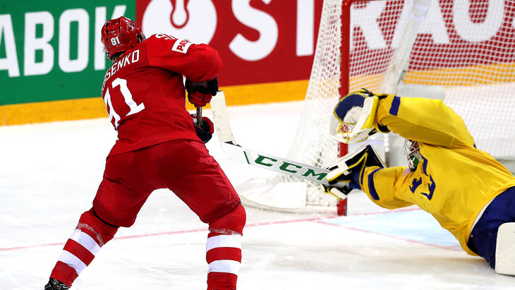 Владимир Тарасенко реализовал решающий буллит в матче со Швецией