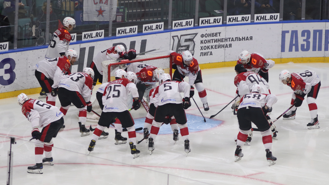 «Авангард» уверенно обыграл «Сибирь» и сравнял счет в серии плей-офф КХЛ