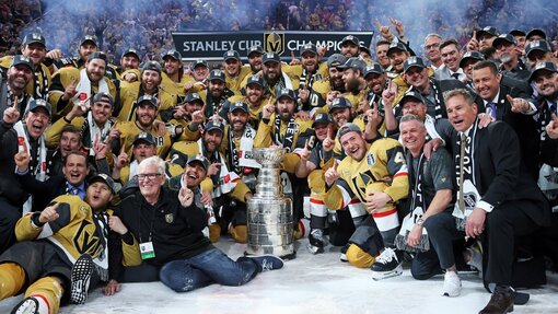 «Вегас» выиграл Кубок Стэнли в своем шестом сезоне в НХЛ