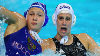 Ольга Белова (слева)