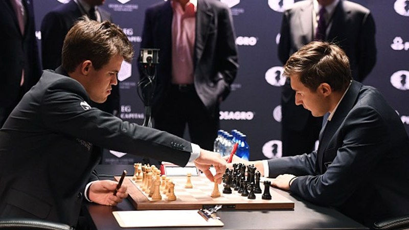 Карякин и Карлсен сыграли вничью в третьей партии