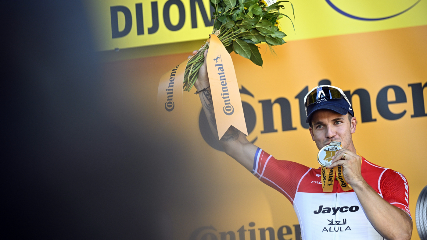 Груневеген выиграл 6-й этап «Тур де Франс»