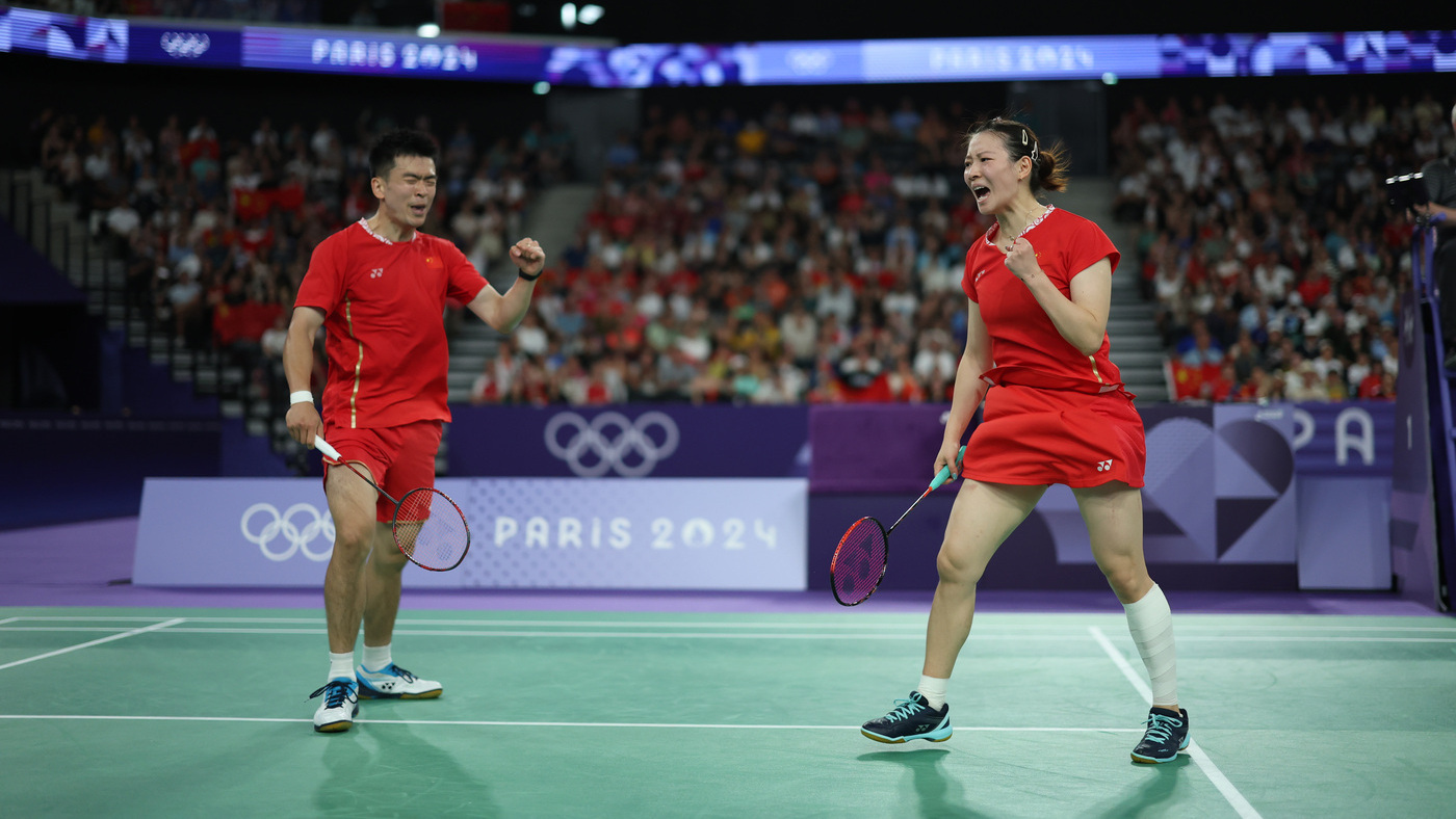 Команда Китая выиграла золото в миксте в бадминтоне на Олимпиаде