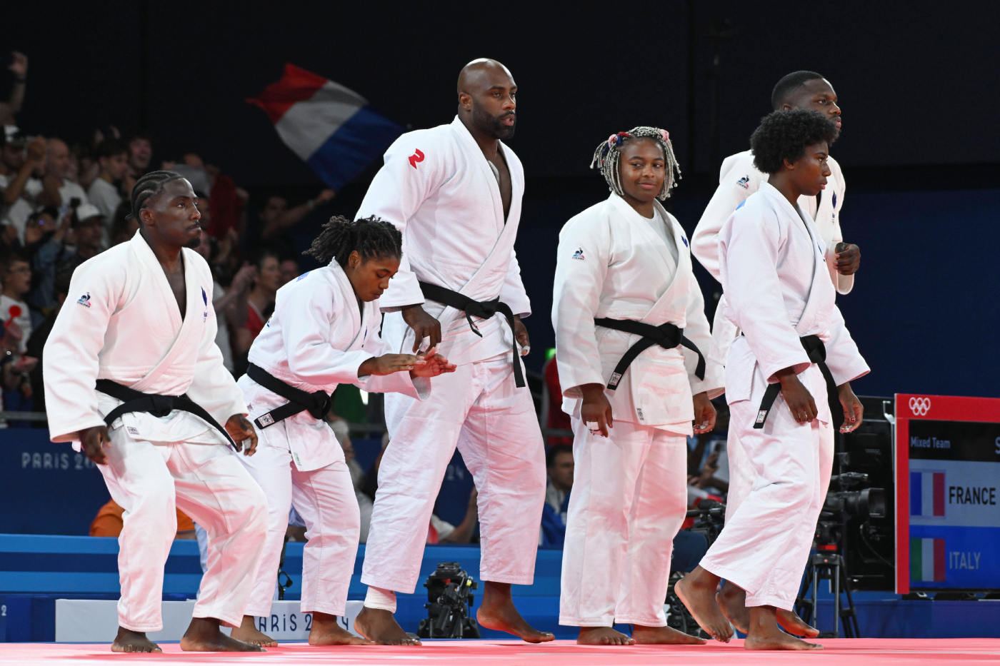 Франция выиграла золотые медали в миксте в дзюдо