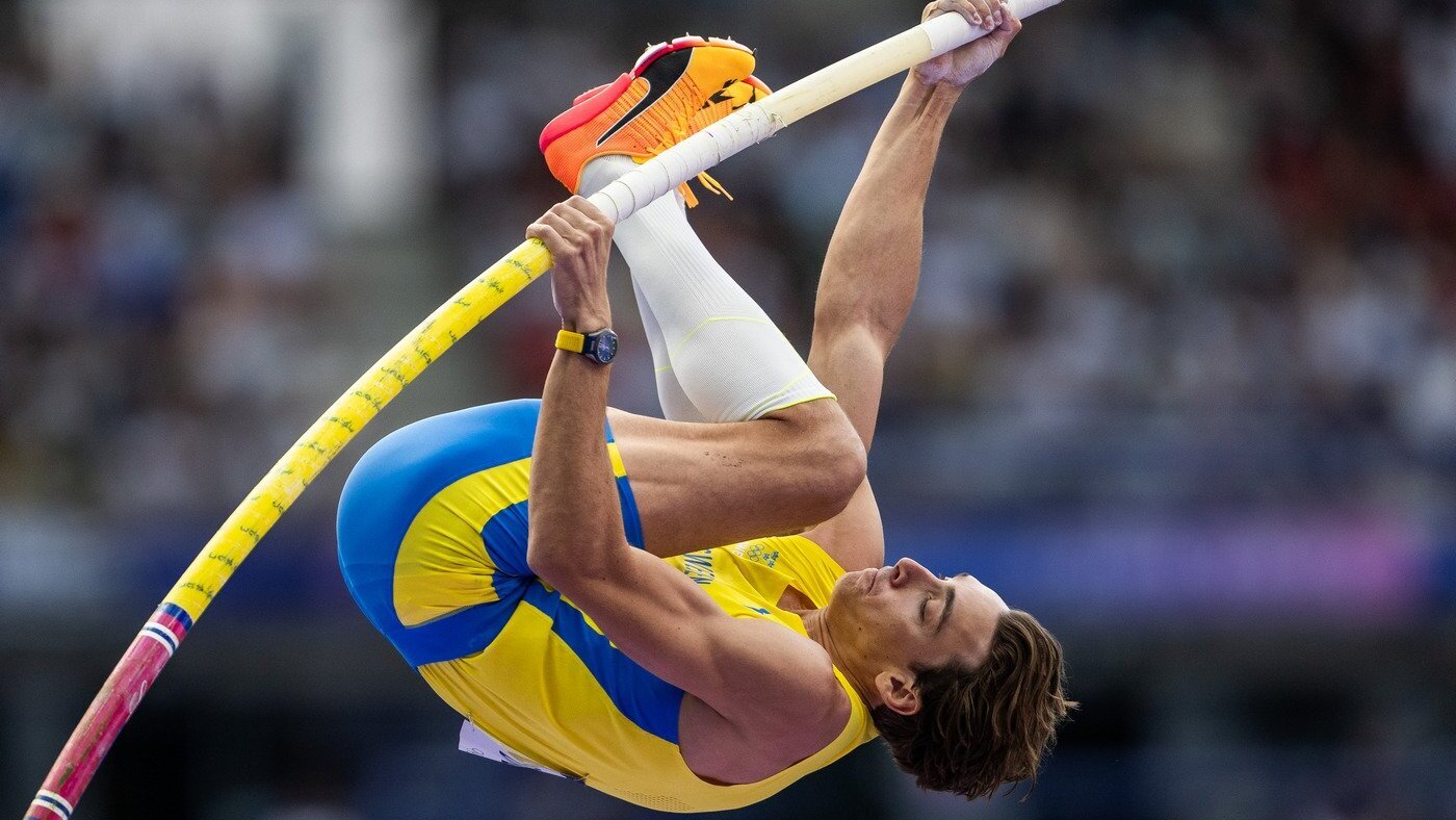 Дюплантис установил мировой рекорд в прыжках с шестом на Олимпиаде