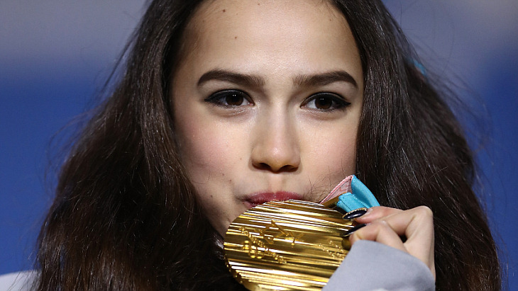 Алина Загитова с золотой медалью Олимпиады-2018