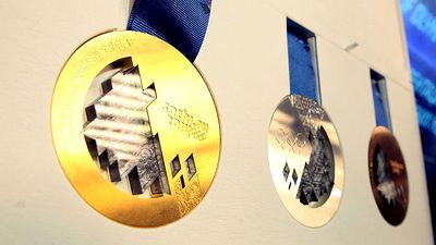 В России золотую медаль сочинской Олимпиады оценили в четыре миллиона рублей 
