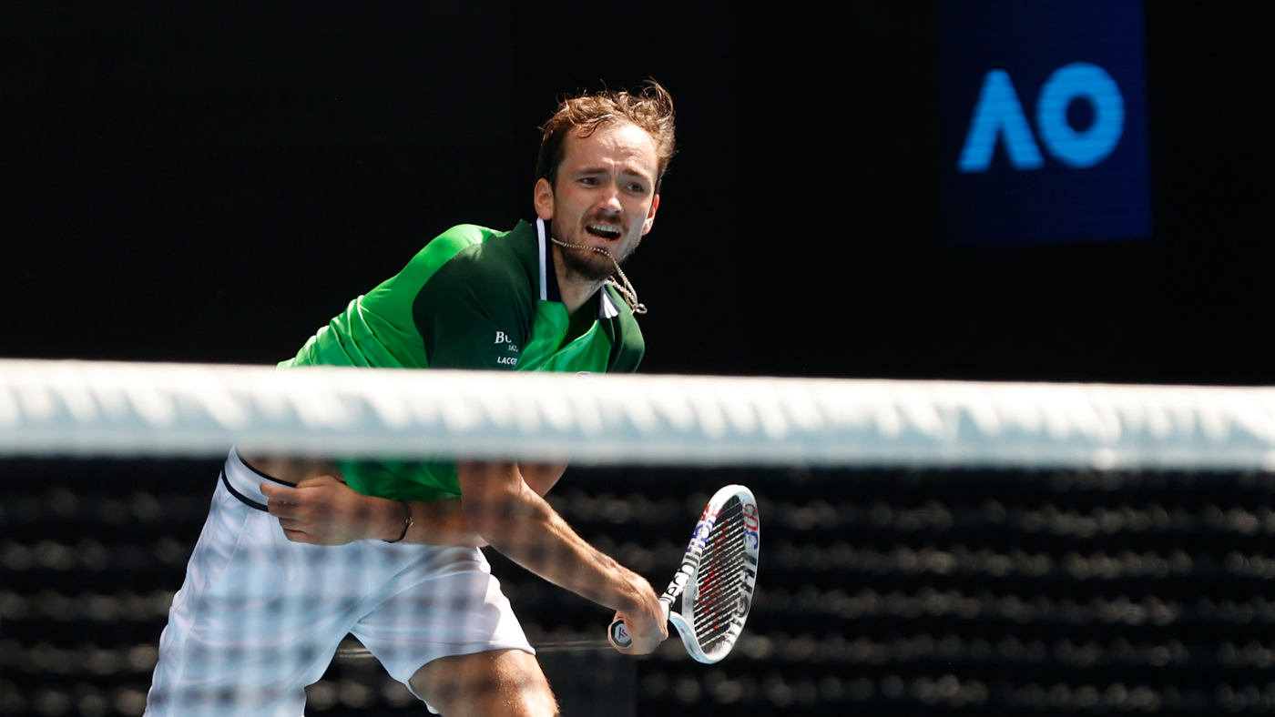 Медведев обыграл Хуркача и вышел в полуфинал Australian Open