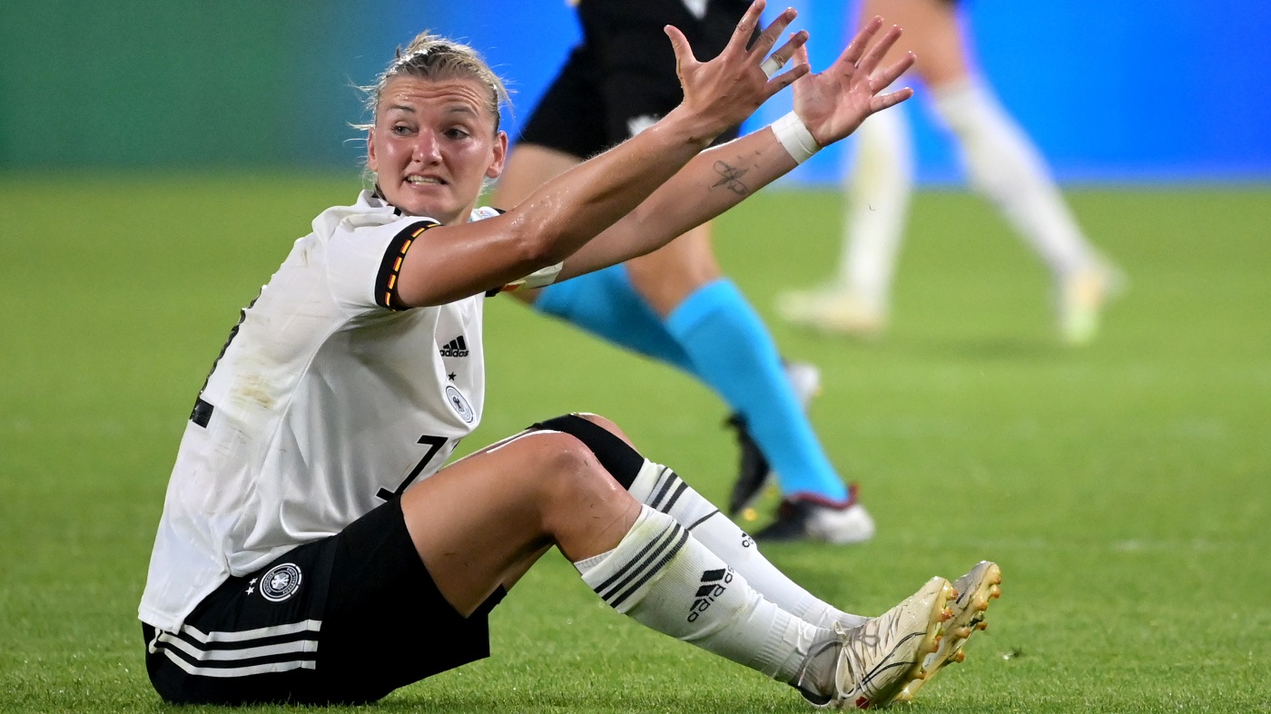 Прогноз германии футбол сегодня. Женская сборная Финляндии по футболу. Женская сборная Германии по футболу 2022. Футбол Финляндия евро. Краузе Германия футбол.