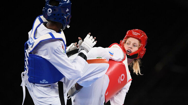 Российская тхэквондистка Минина вышла в финал ОИ в Токио